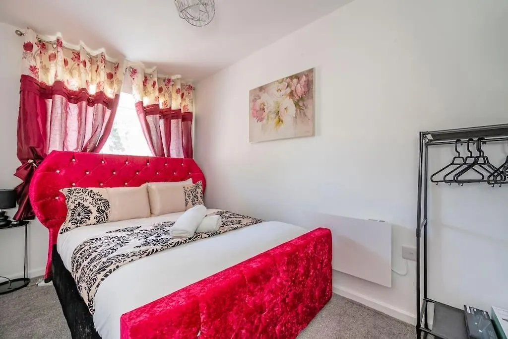 *F2Br* For Your Most Relaxed & Cosy Stay + Free Parking & Wifi Batley Apartment